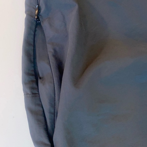 Mountain Hardwear Women’s‎ Hiking Pants Size 12/44 Nylon Outdoor Lightweight - Picture 7 of 12